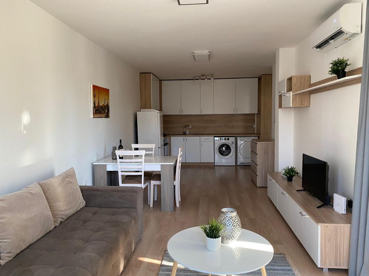 Brand New Apartment With Outdoor Swimming Pool 瓦爾納 外观 照片